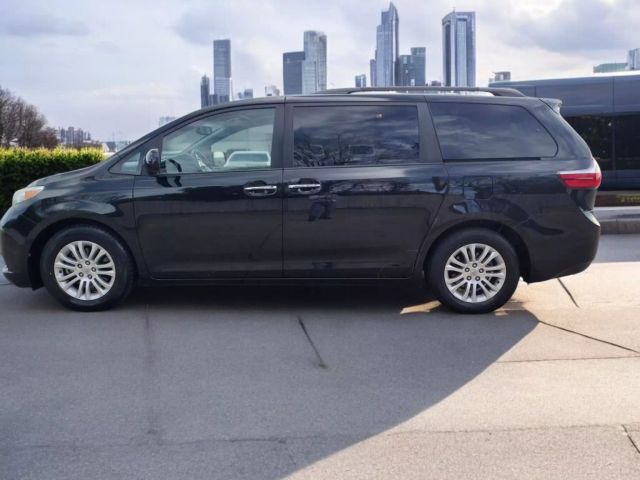 2015 Toyota Sienna XLE