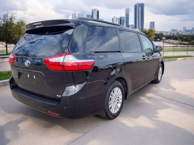 2015 Toyota Sienna XLE