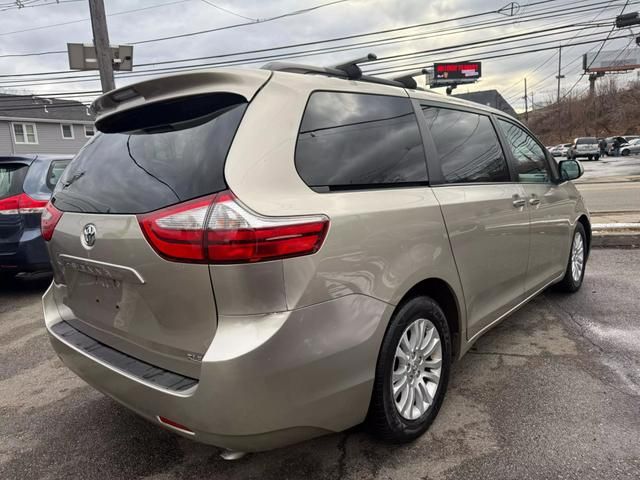 2015 Toyota Sienna XLE