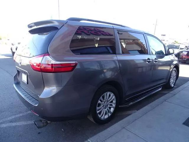 2015 Toyota Sienna XLE