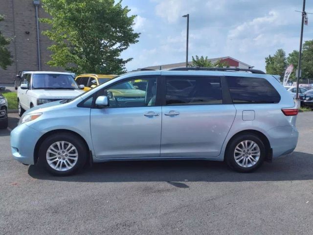2015 Toyota Sienna XLE