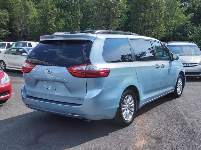 2015 Toyota Sienna XLE