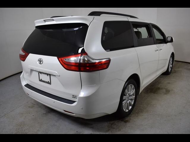 2015 Toyota Sienna XLE