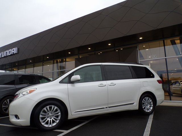 2015 Toyota Sienna XLE Premium