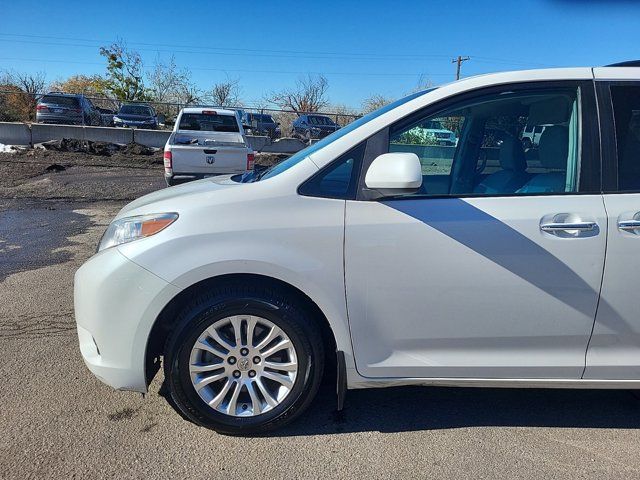 2015 Toyota Sienna XLE Premium