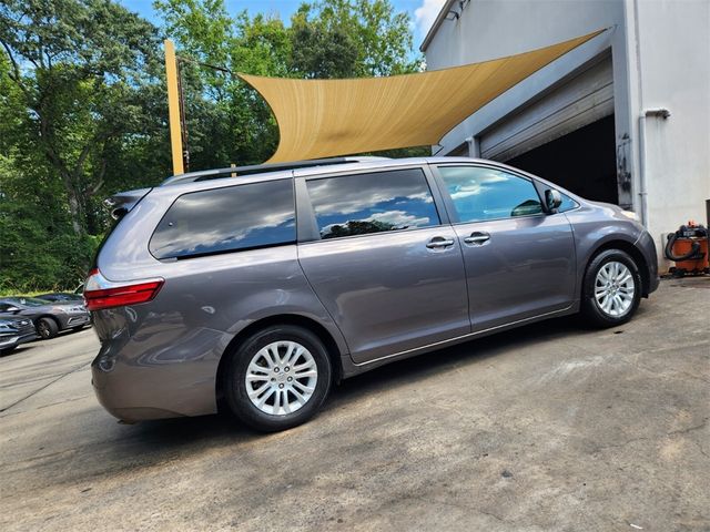 2015 Toyota Sienna 