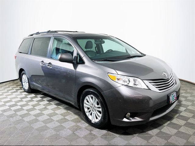 2015 Toyota Sienna XLE