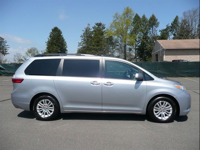 2015 Toyota Sienna XLE Premium