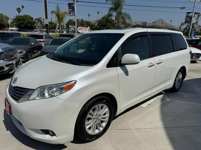 2015 Toyota Sienna XLE