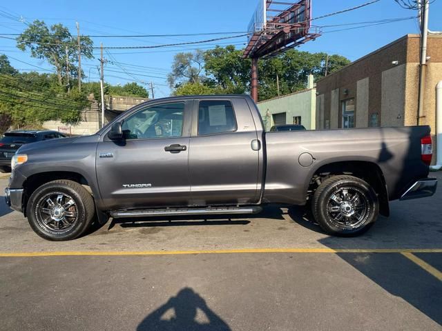 2015 Toyota Tundra SR5