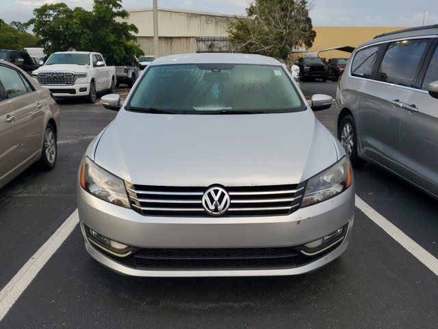 2015 Volkswagen Passat 1.8T Limited