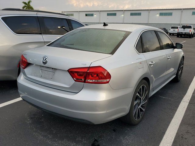 2015 Volkswagen Passat 1.8T Limited