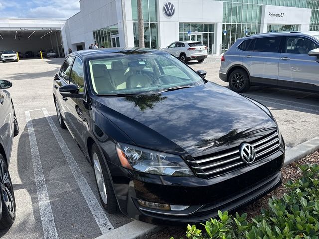 2015 Volkswagen Passat 1.8T Limited