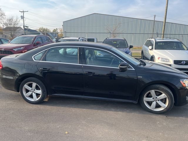 2015 Volkswagen Passat 1.8T Limited