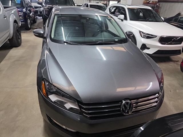 2015 Volkswagen Passat 1.8T Limited
