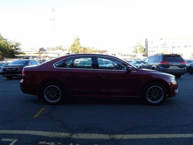 2015 Volkswagen Passat 1.8T Limited