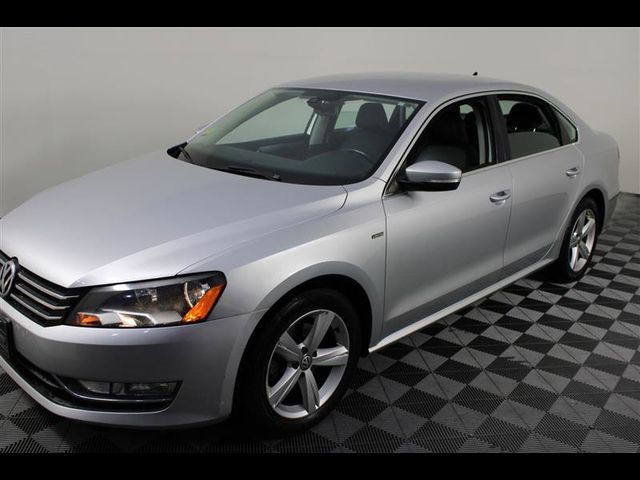 2015 Volkswagen Passat 1.8T Limited