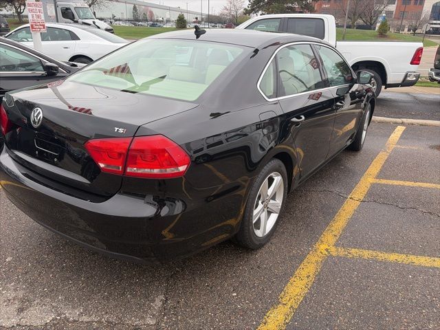 2015 Volkswagen Passat 1.8T Limited