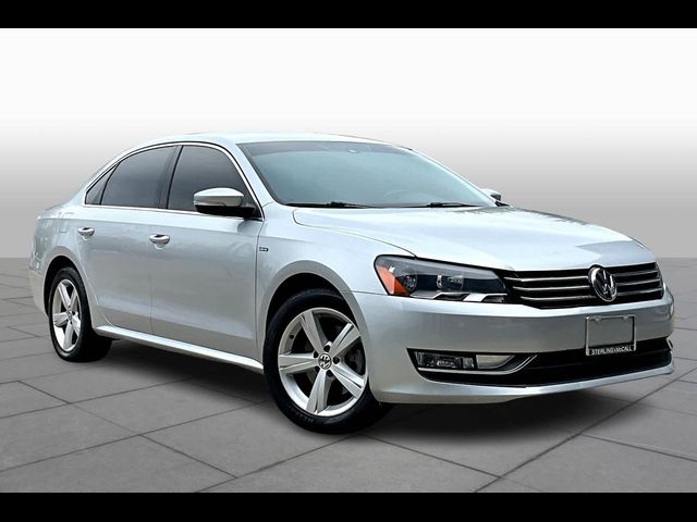 2015 Volkswagen Passat 1.8T Limited