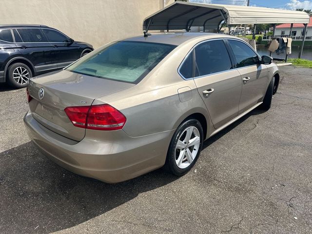 2015 Volkswagen Passat 1.8T Limited