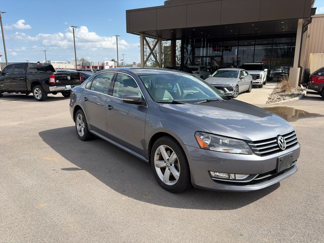 2015 Volkswagen Passat 1.8T Limited