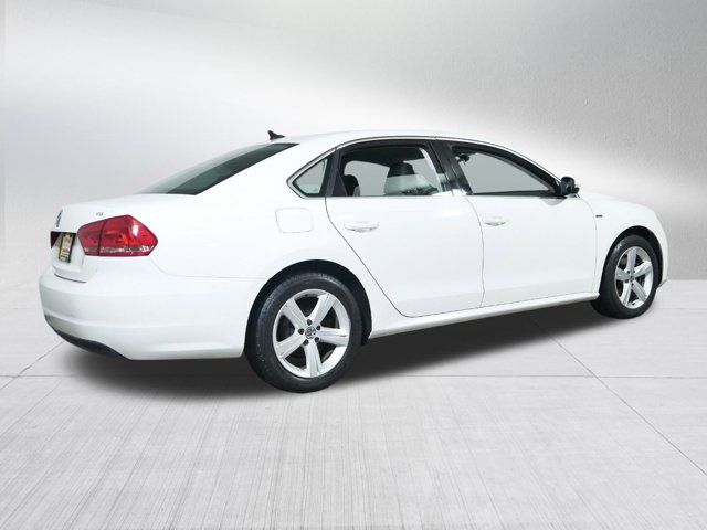 2015 Volkswagen Passat 1.8T Limited