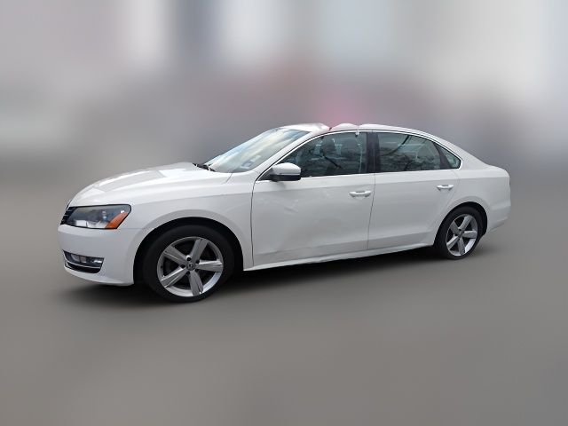 2015 Volkswagen Passat 1.8T Limited