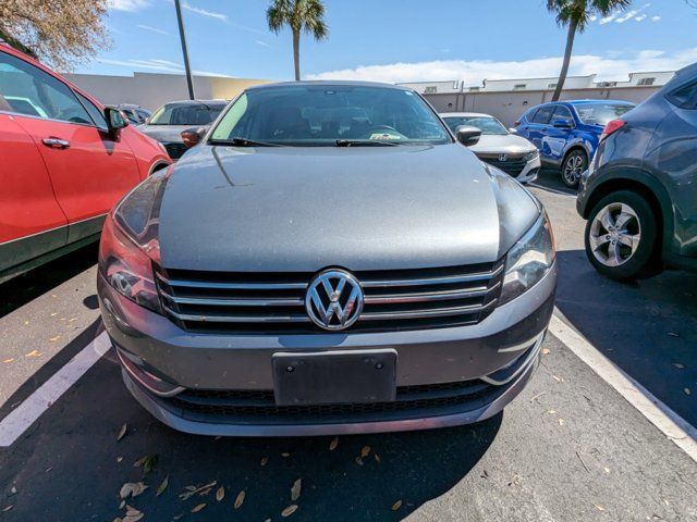 2015 Volkswagen Passat 1.8T Limited