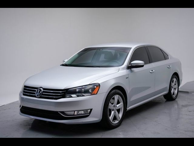 2015 Volkswagen Passat 1.8T Limited