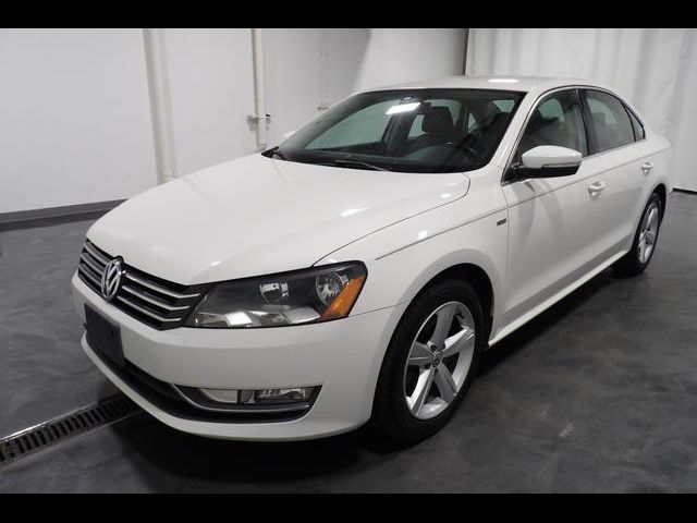 2015 Volkswagen Passat 1.8T Limited