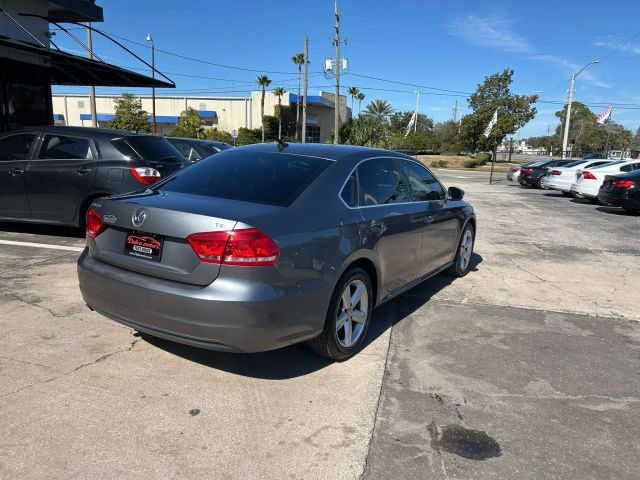 2015 Volkswagen Passat 1.8T Limited