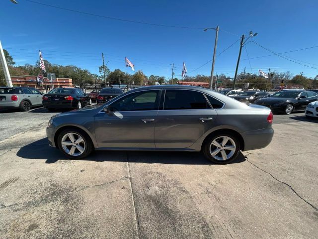 2015 Volkswagen Passat 1.8T Limited