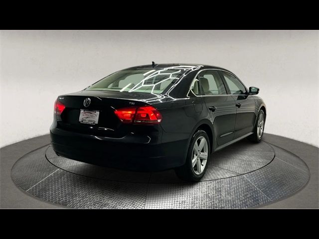 2015 Volkswagen Passat 1.8T Limited