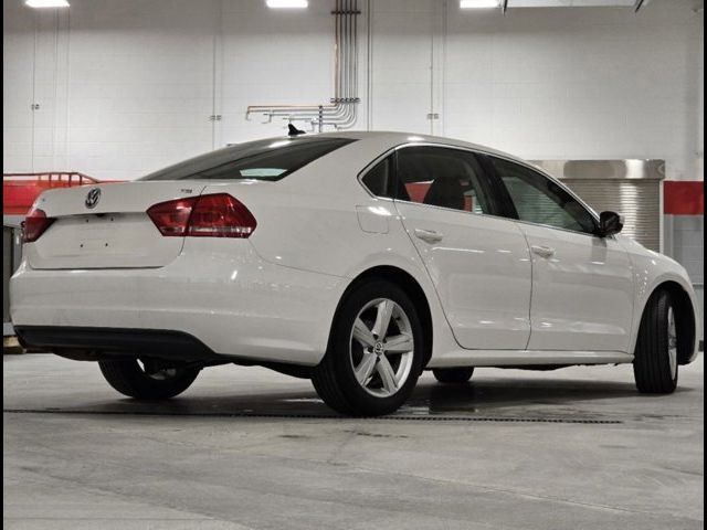 2015 Volkswagen Passat 1.8T Limited