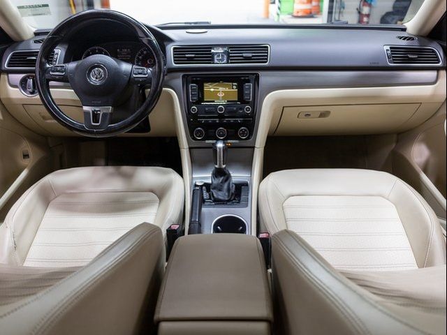 2015 Volkswagen Passat 1.8T SE Navigation