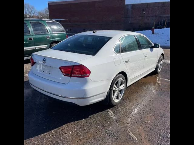 2015 Volkswagen Passat 1.8T SEL Premium