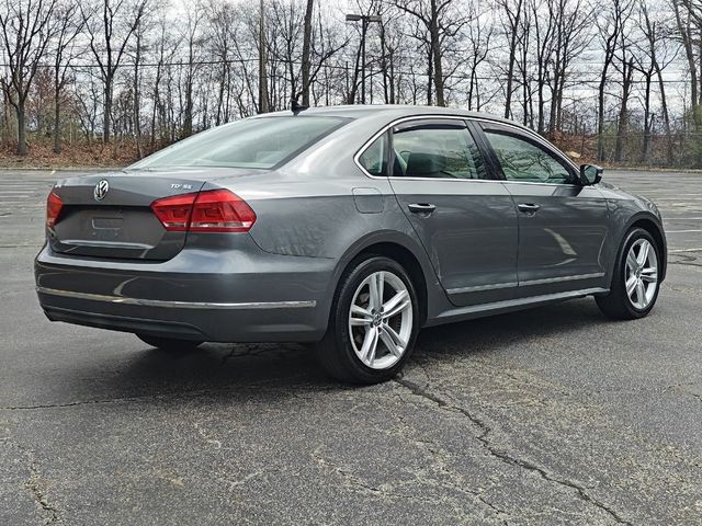 2015 Volkswagen Passat 2.0L TDI SE Navigation
