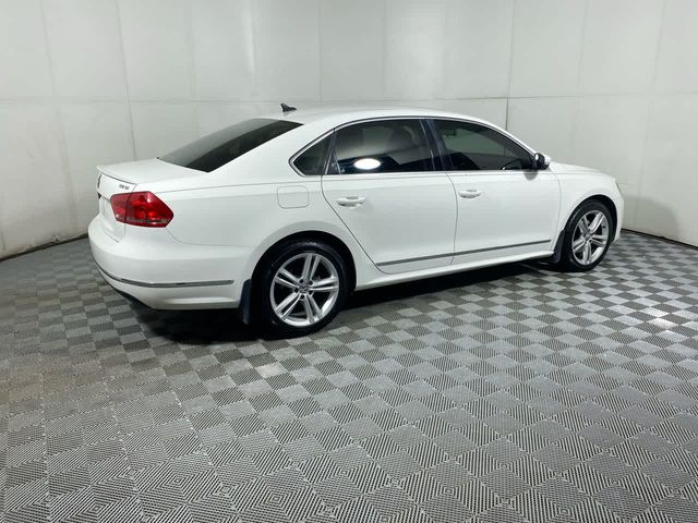 2015 Volkswagen Passat 2.0L TDI SE Navigation