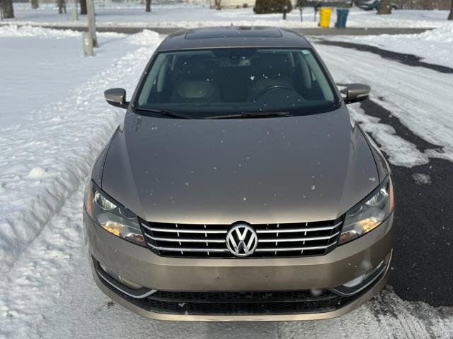 2015 Volkswagen Passat 3.6L V6 SEL Premium