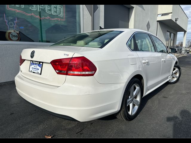 2015 Volkswagen Passat 1.8T Limited