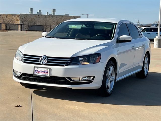 2015 Volkswagen Passat 1.8T Limited