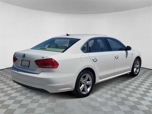 2015 Volkswagen Passat 1.8T Limited