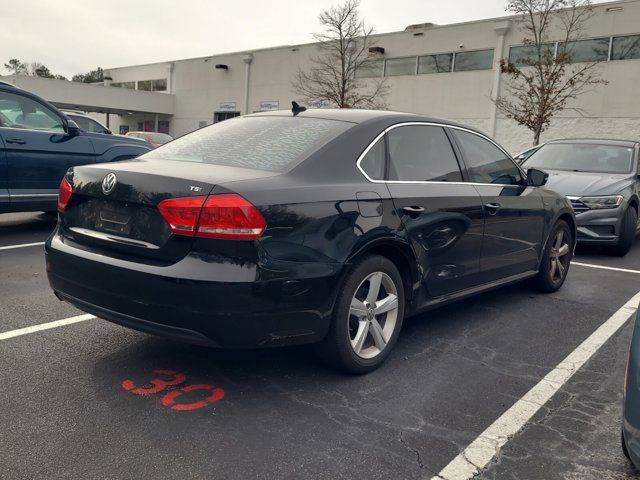 2015 Volkswagen Passat 1.8T Limited