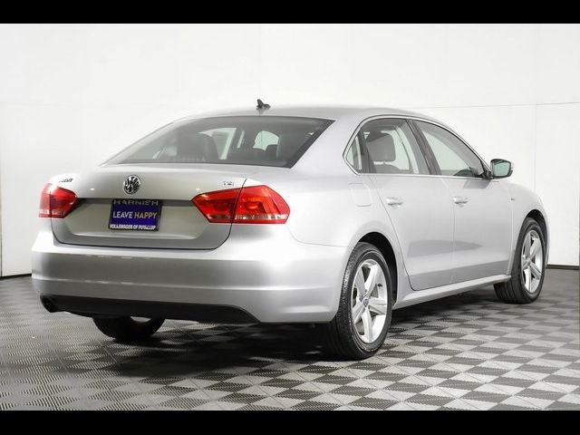 2015 Volkswagen Passat 1.8T Limited