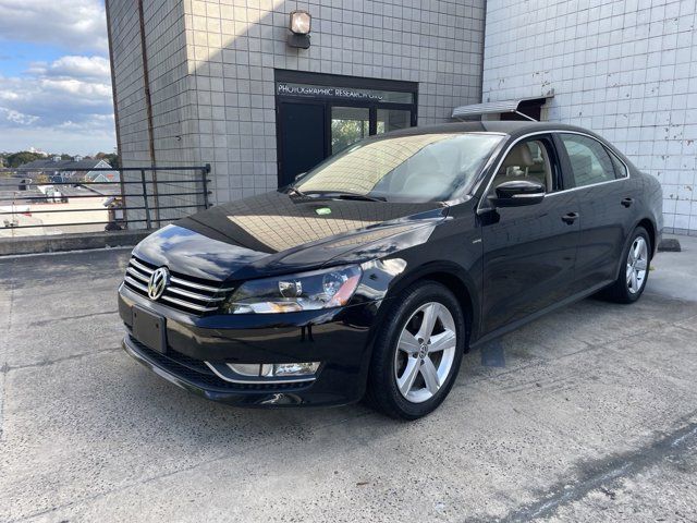 2015 Volkswagen Passat 1.8T Limited