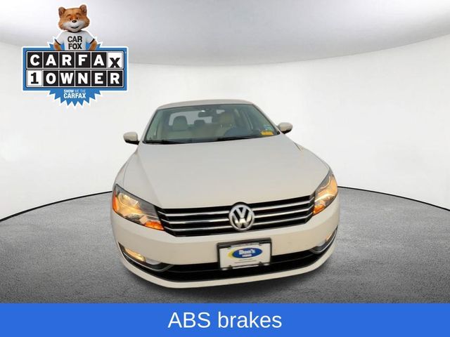 2015 Volkswagen Passat 1.8T Limited