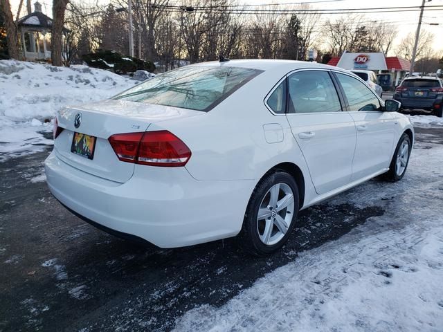 2015 Volkswagen Passat 1.8T Limited