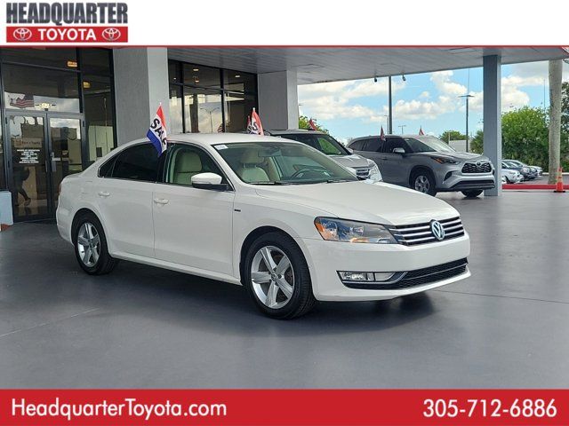 2015 Volkswagen Passat 1.8T Limited