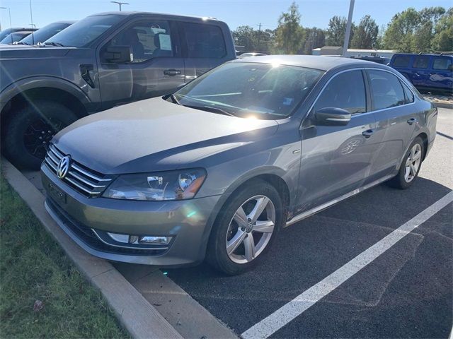 2015 Volkswagen Passat 1.8T Limited