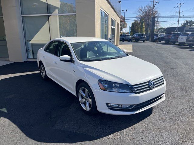 2015 Volkswagen Passat 1.8T Limited